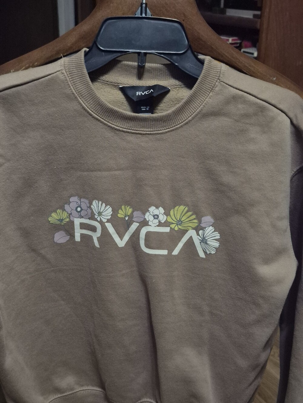 RVCA Women's sweatshirt
